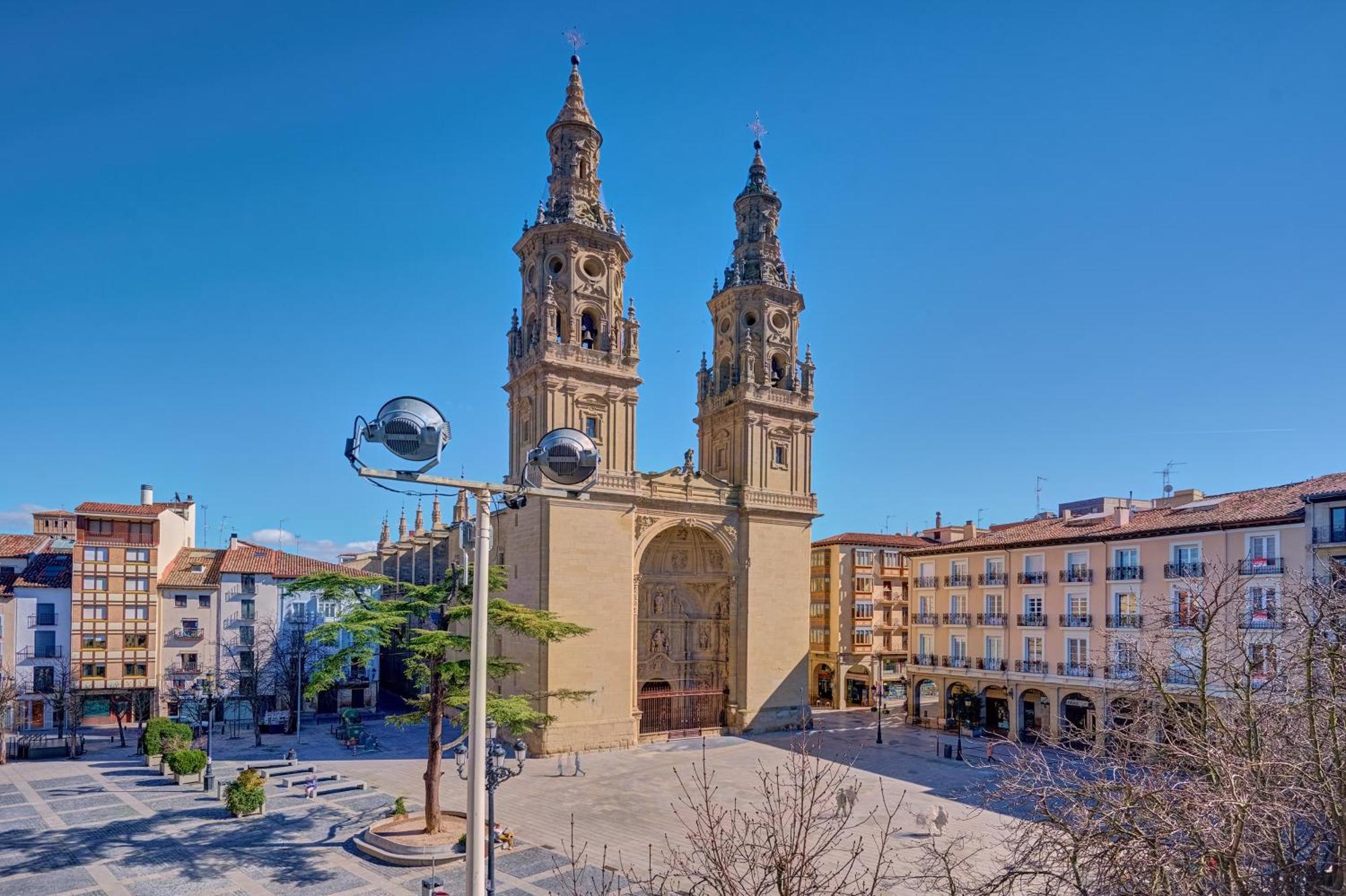 Balcon Del Mercado By Clabao ログローニョ エクステリア 写真